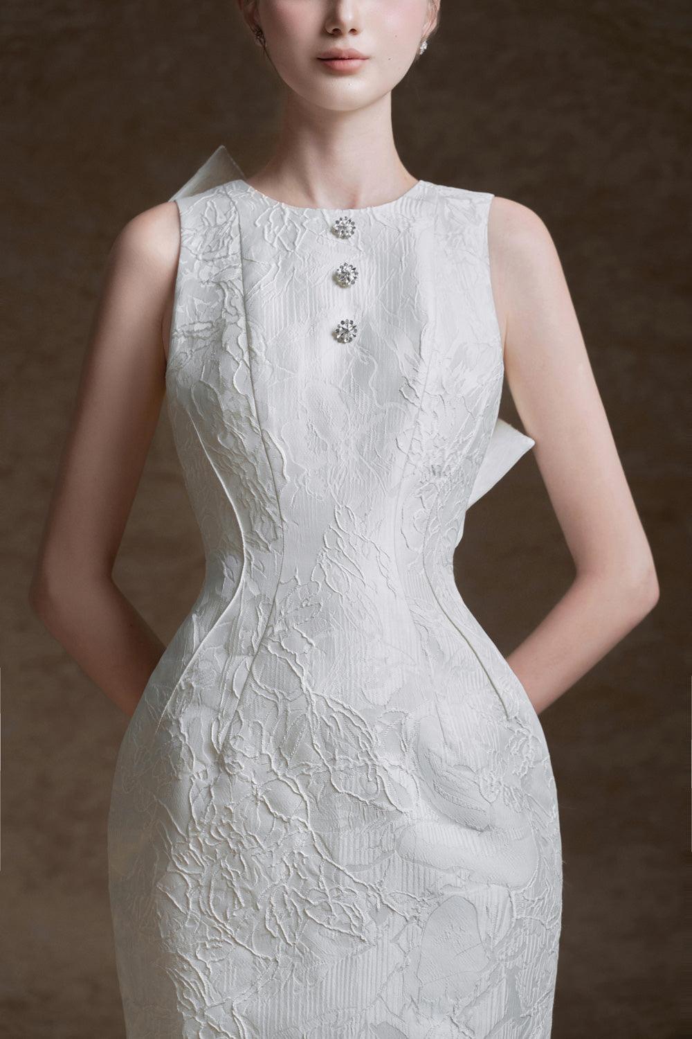 white brocade dress Chic Influence Dress, Medium - The Mint Julep Boutique Shes a beautifully corseted scoop Women's Flynna Pegged Back Slit