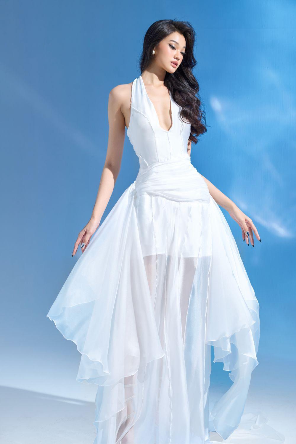 Women's Foxglove Flared Halter Neck Silk Organza Maxi Dress S/M/L White MEAN BLVD S / White Women's Foxglove Flared Halter Neck Silk Organza Maxi Dress S/M/L White MEAN BLVD S / White