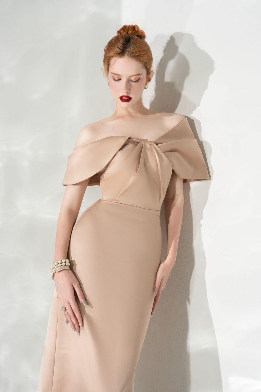 off the shoulder nude dress Women's Grace Sheath Off-Shoulder Taffeta Midi Dress S/M/L Nude/Red MEAN  BLVD