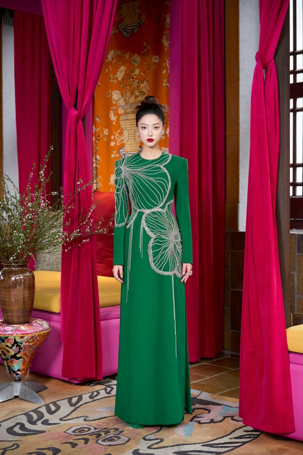 Gracef Sheath Round Neck Velvet Satin Floor Length Ao Dai - MEAN BLVD
