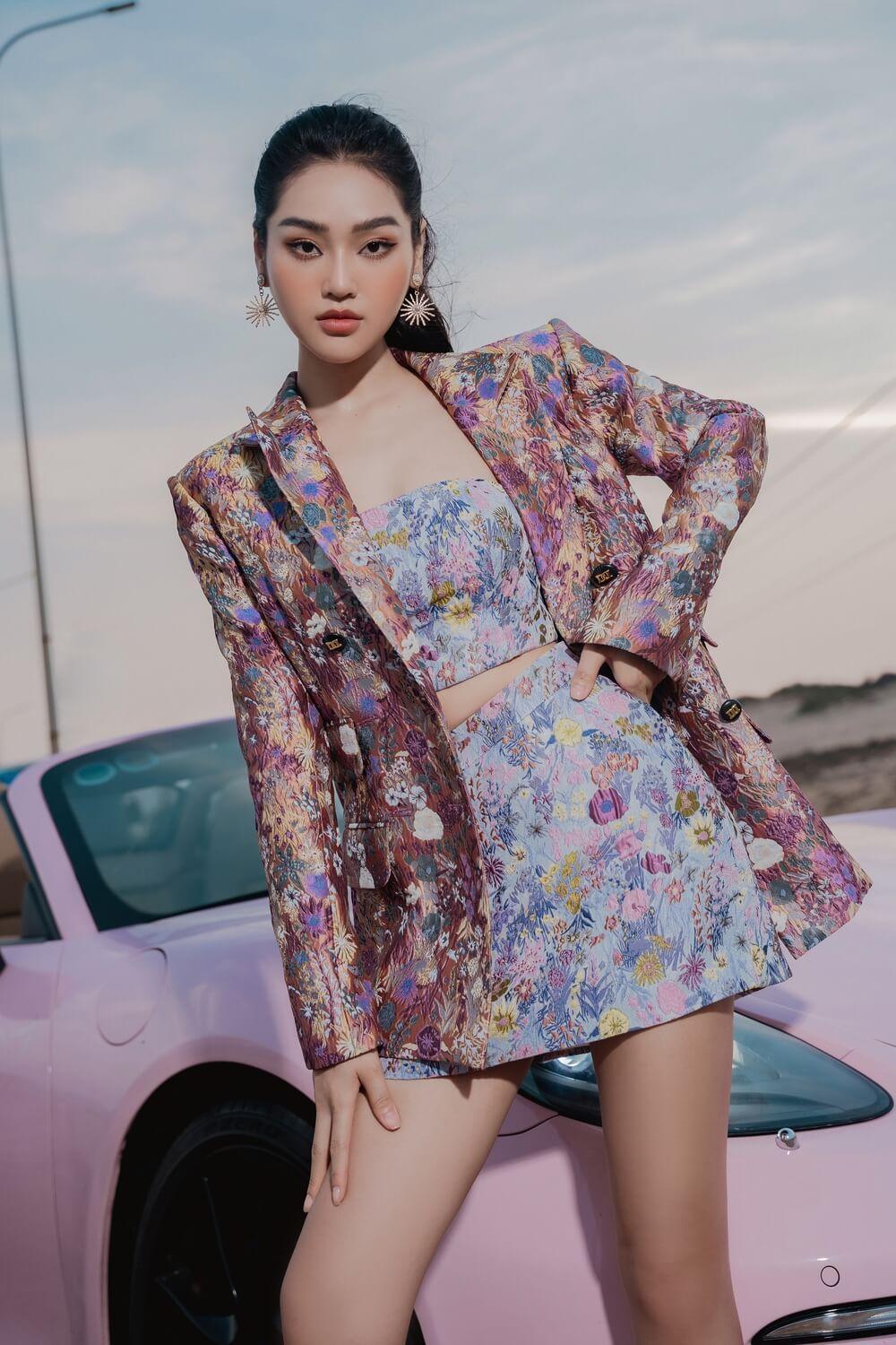 Hanni Strapless Floral Brocade Crop Top - MEAN BLVD