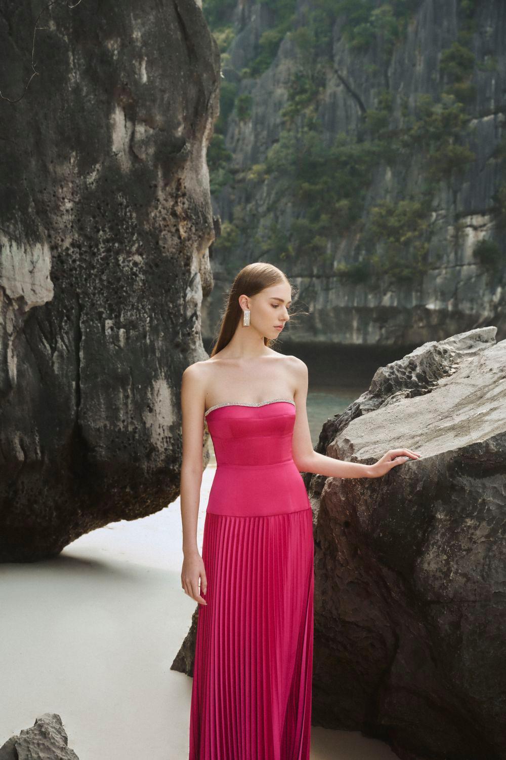Iris Pleated Sweetheart Neck Taffeta Floor Length Dress - MEAN BLVD