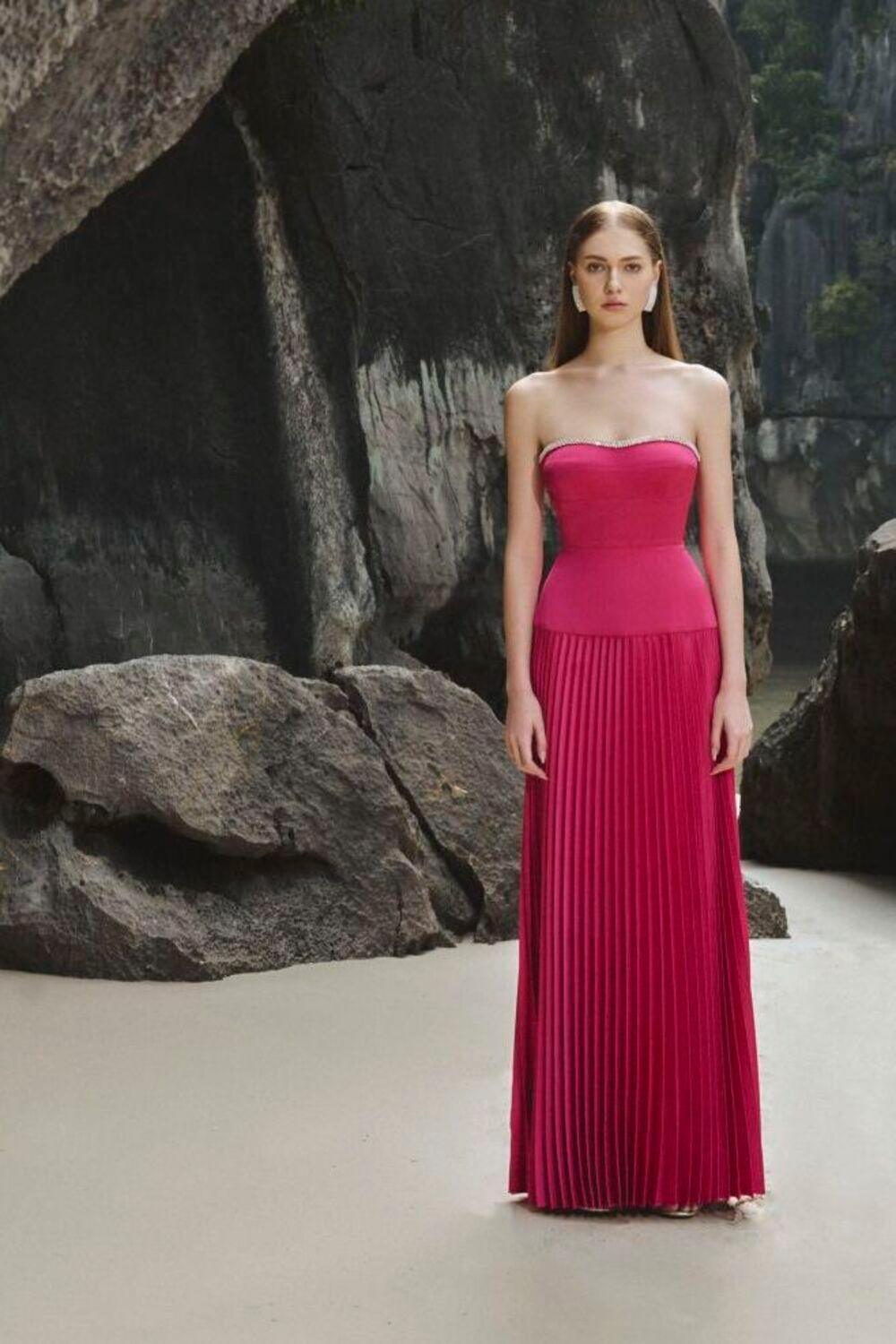Iris Pleated Sweetheart Neck Taffeta Floor Length Dress - MEAN BLVD