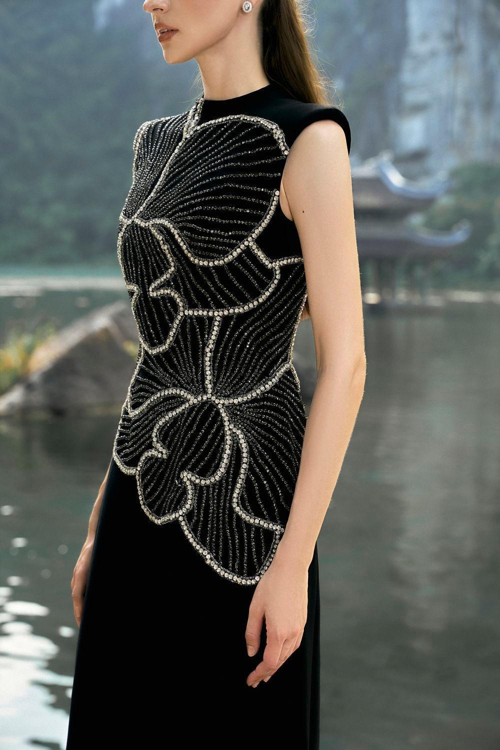 Itinerant A-line Sleeveless Velvet Floor Length Dress - MEAN BLVD