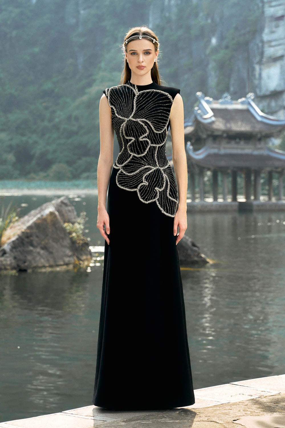 Itinerant A-line Sleeveless Velvet Floor Length Dress - MEAN BLVD