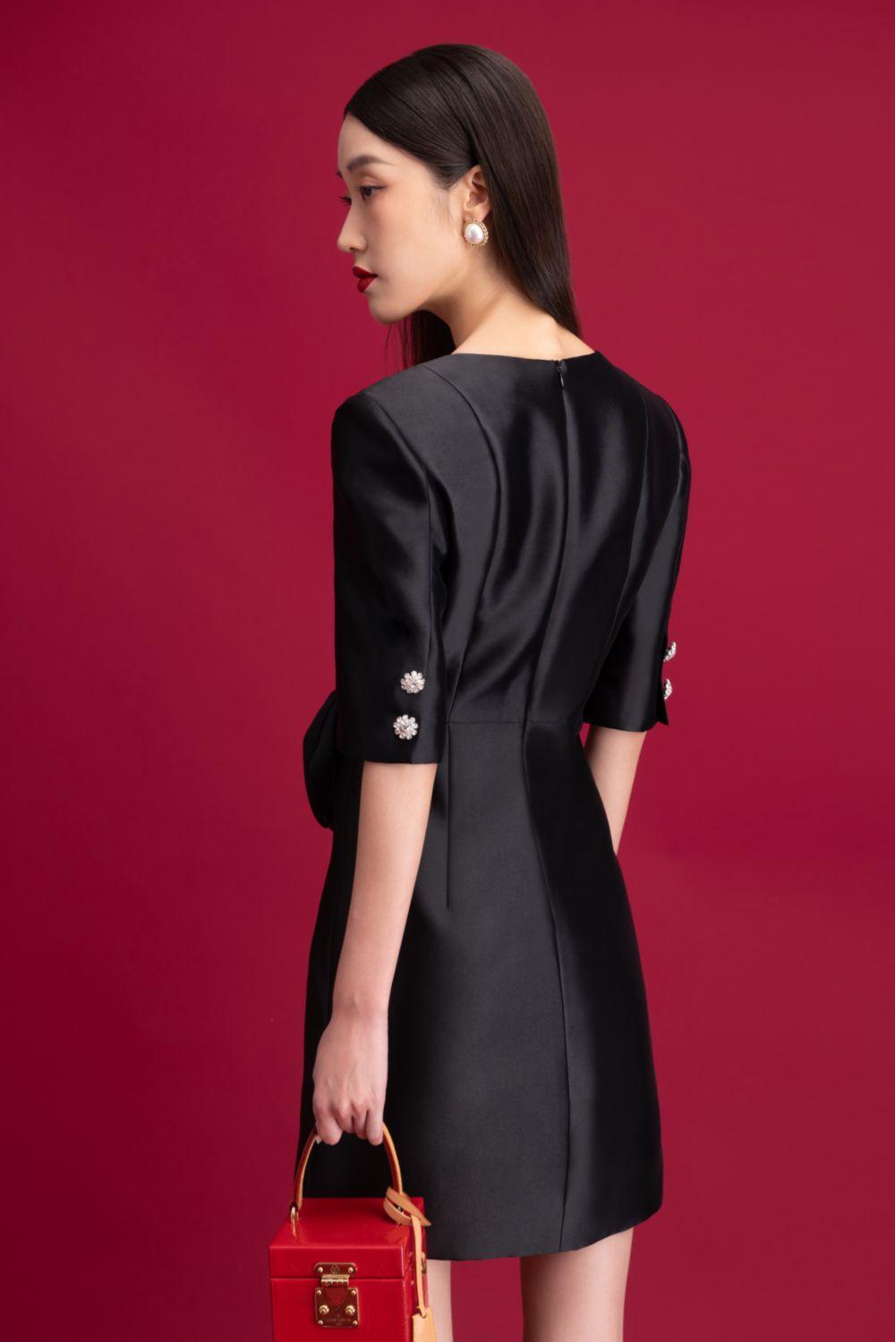 Women's Lulu A-line V-Neck Taffeta Mini Dress S/M/L Black MEAN BLVD Women's Lulu A-line V-Neck Taffeta Mini Dress S/M/L Black MEAN BLVD