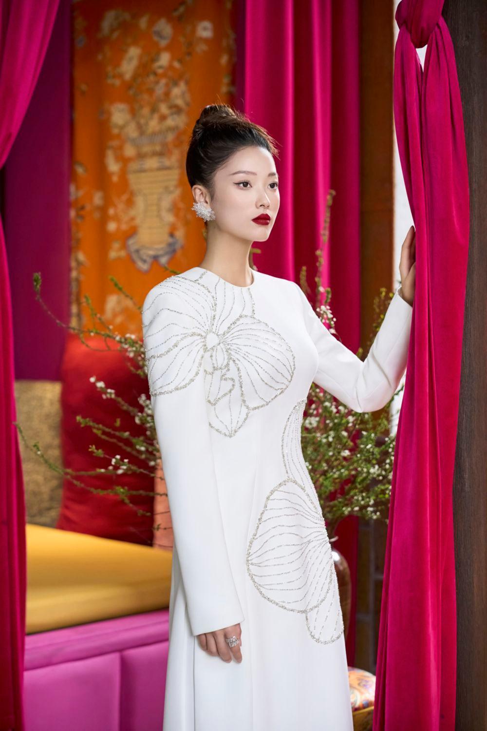 Lumins Sheath Round Neck Velvet Satin Floor Length Ao Dai - MEAN BLVD