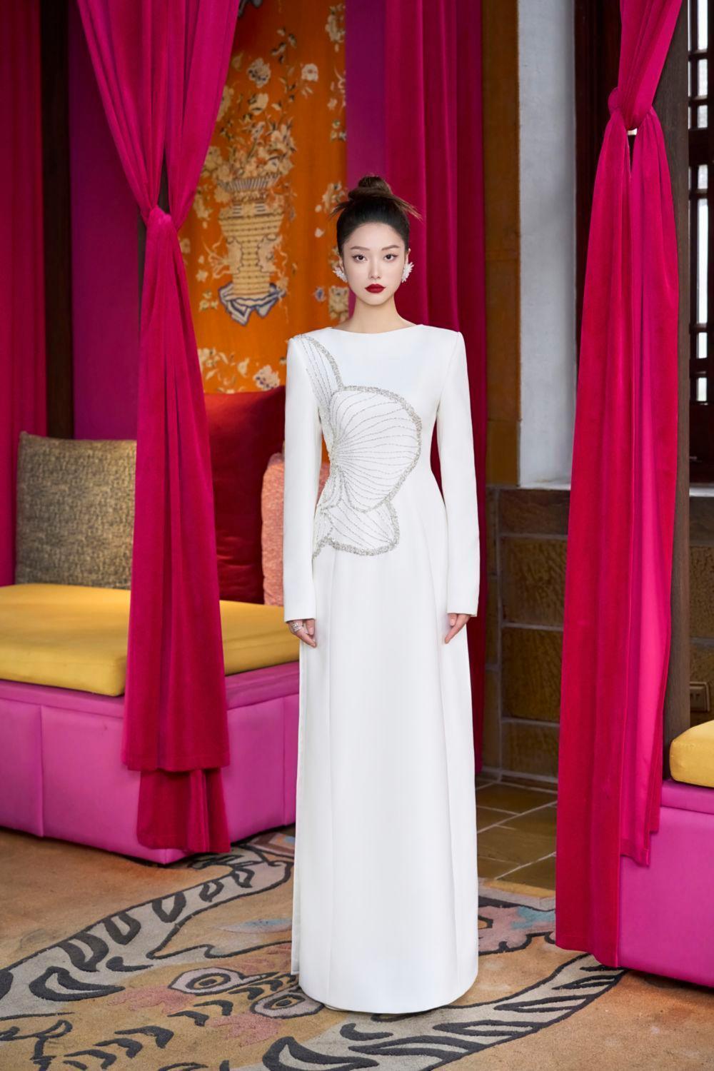 Magnolo Sheath Square Shoulder Velvet Satin Floor Length Ao Dai - MEAN BLVD