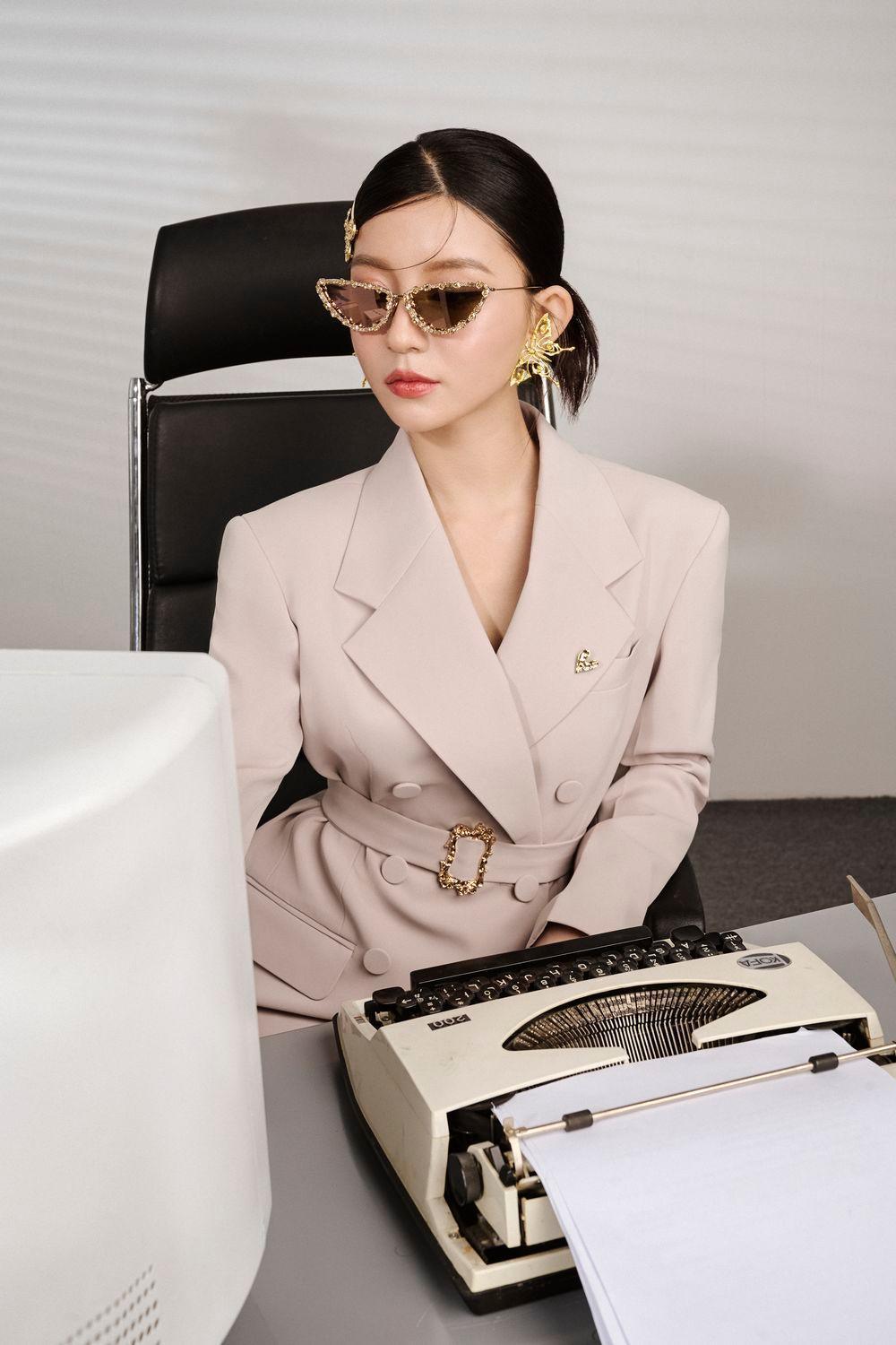 Menki Straight Notch Lapel Polyester Blazer - MEAN BLVD
