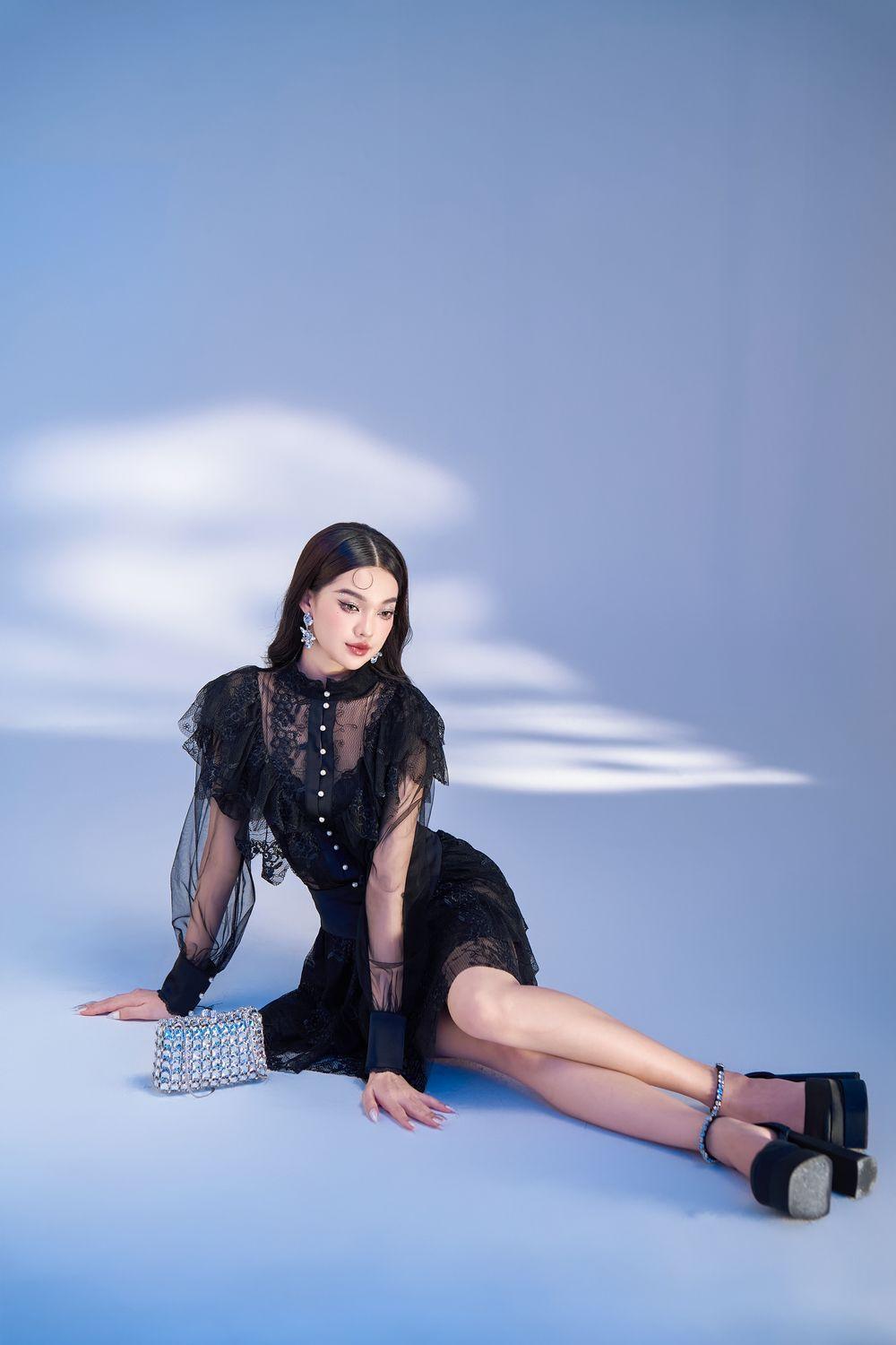 Meria Layered Cuff Sleeved Lace Mini Dress - MEAN BLVD