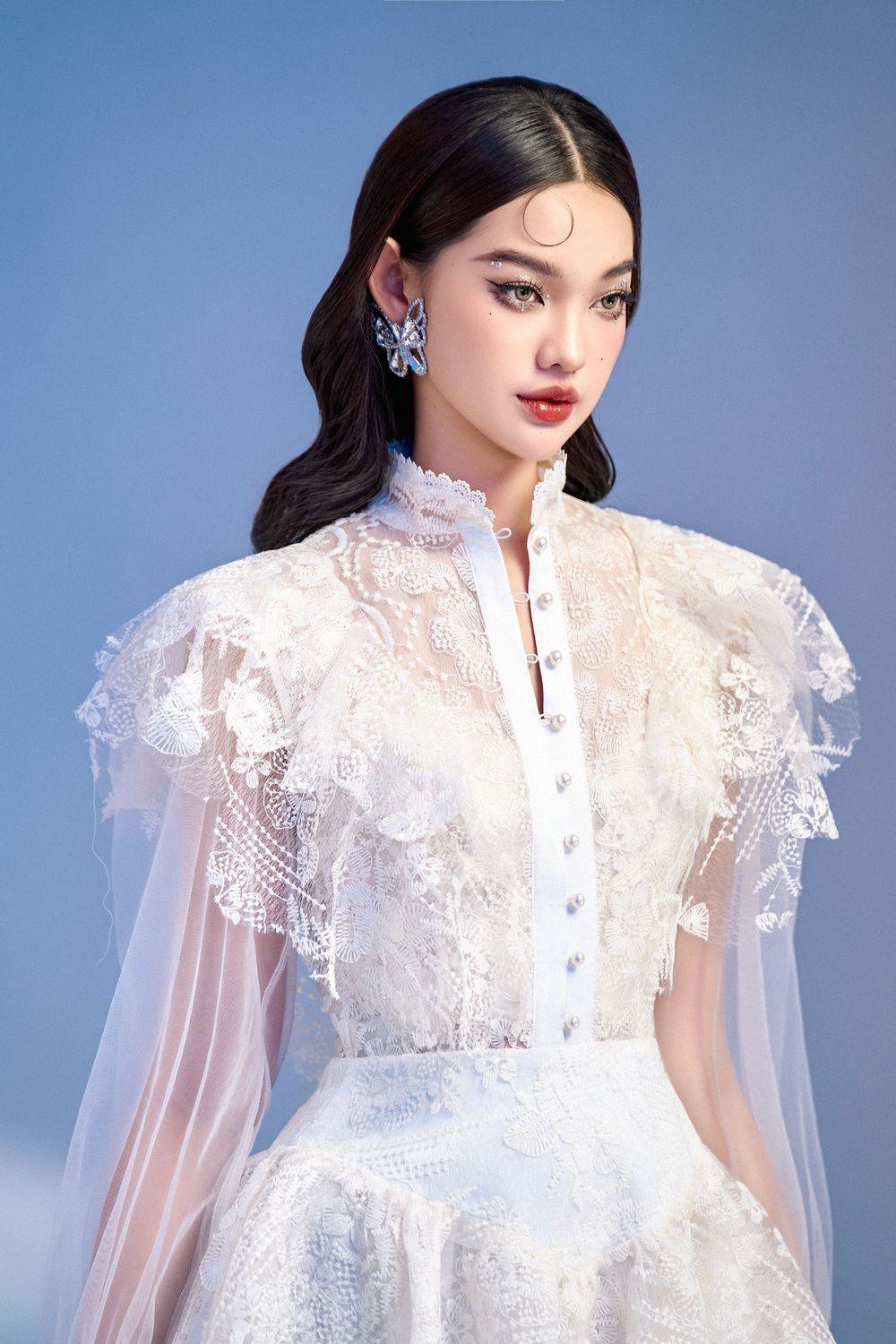 Meria Layered Cuff Sleeved Lace Mini Dress - MEAN BLVD