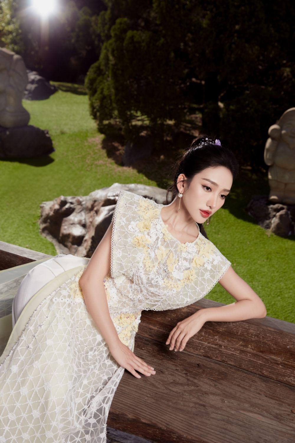 Minh Tue A-line Round Neck Mesh Lace Floor Length Ao Dai - MEAN BLVD
