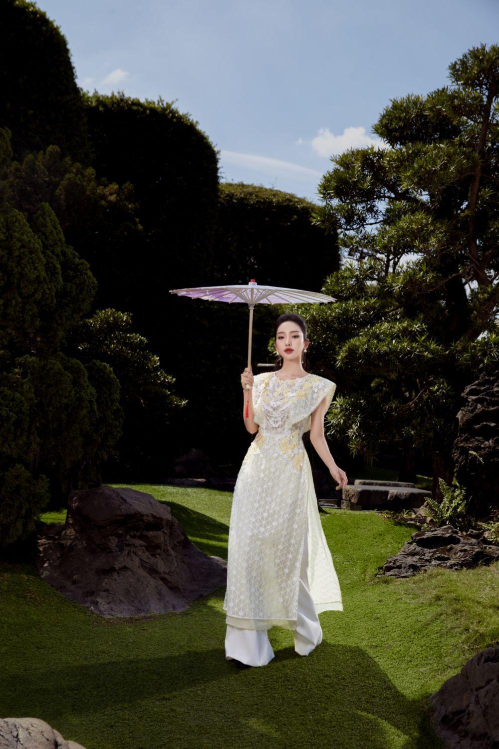 Minh Tue A-line Round Neck Mesh Lace Floor Length Ao Dai - MEAN BLVD