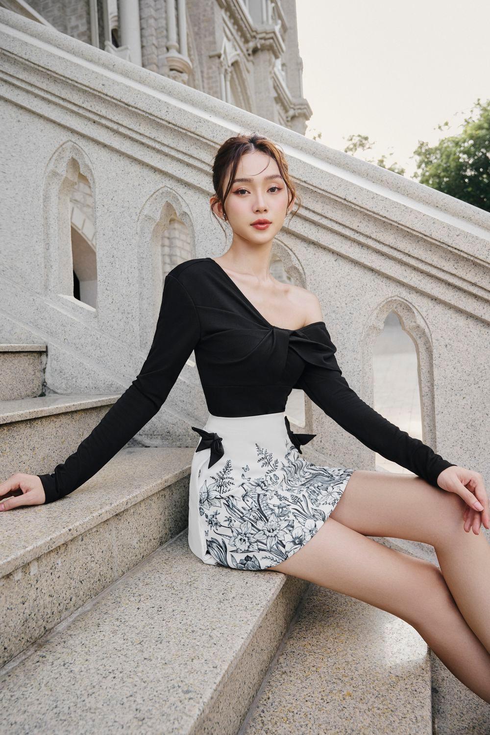 Molly Bodycon Asymmetric Neck Jersey Knit Top - MEAN BLVD