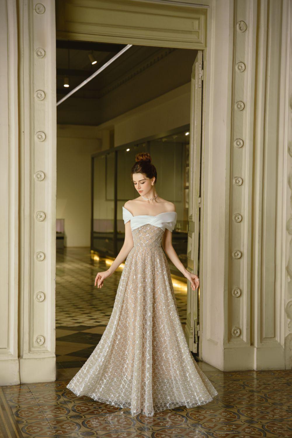 Nally A-line Asymmetric Neck Tulle Floor Length Dress - MEAN BLVD