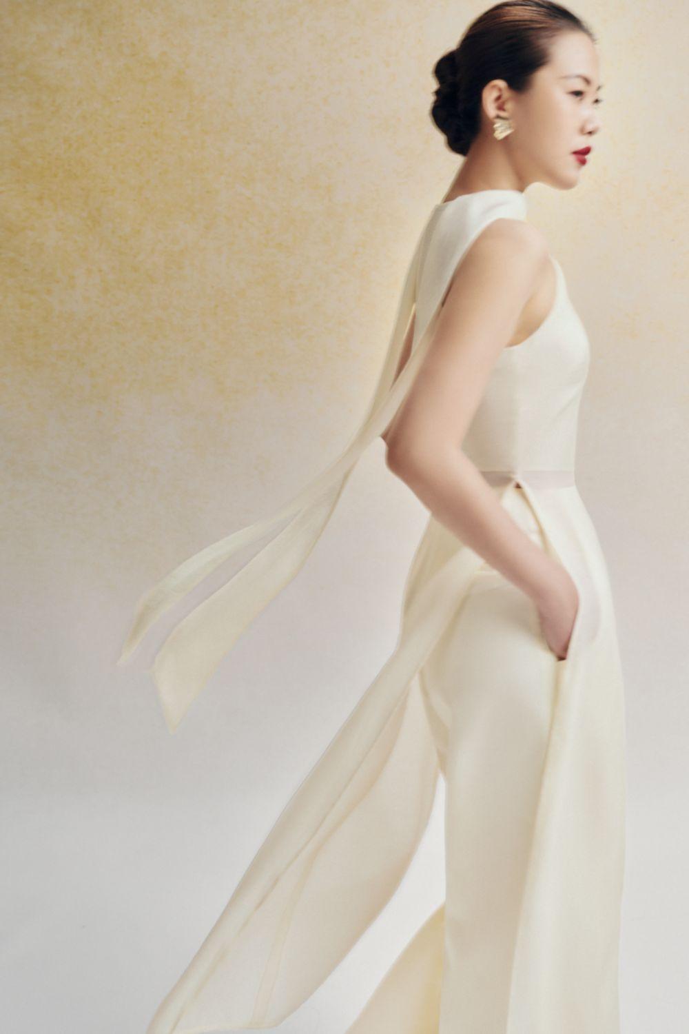 Nhien Slit Sleeveless Foam Organza Calf Length Ao Dai - MEAN BLVD