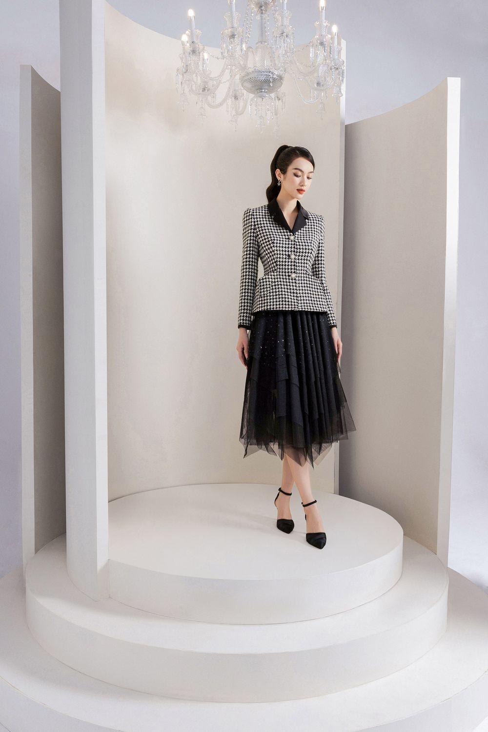 Odette Peplum Notch Lapel Tweed Jacket - MEAN BLVD