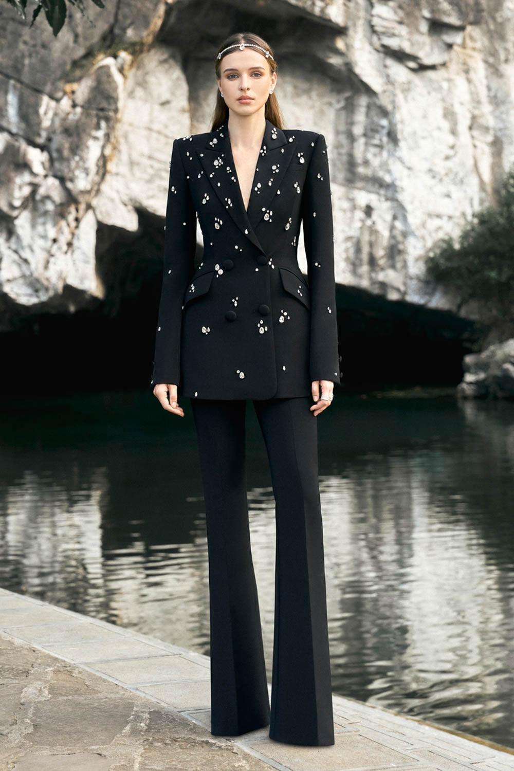 Pathfind Structured V-Neck Velvet Blazer - MEAN BLVD