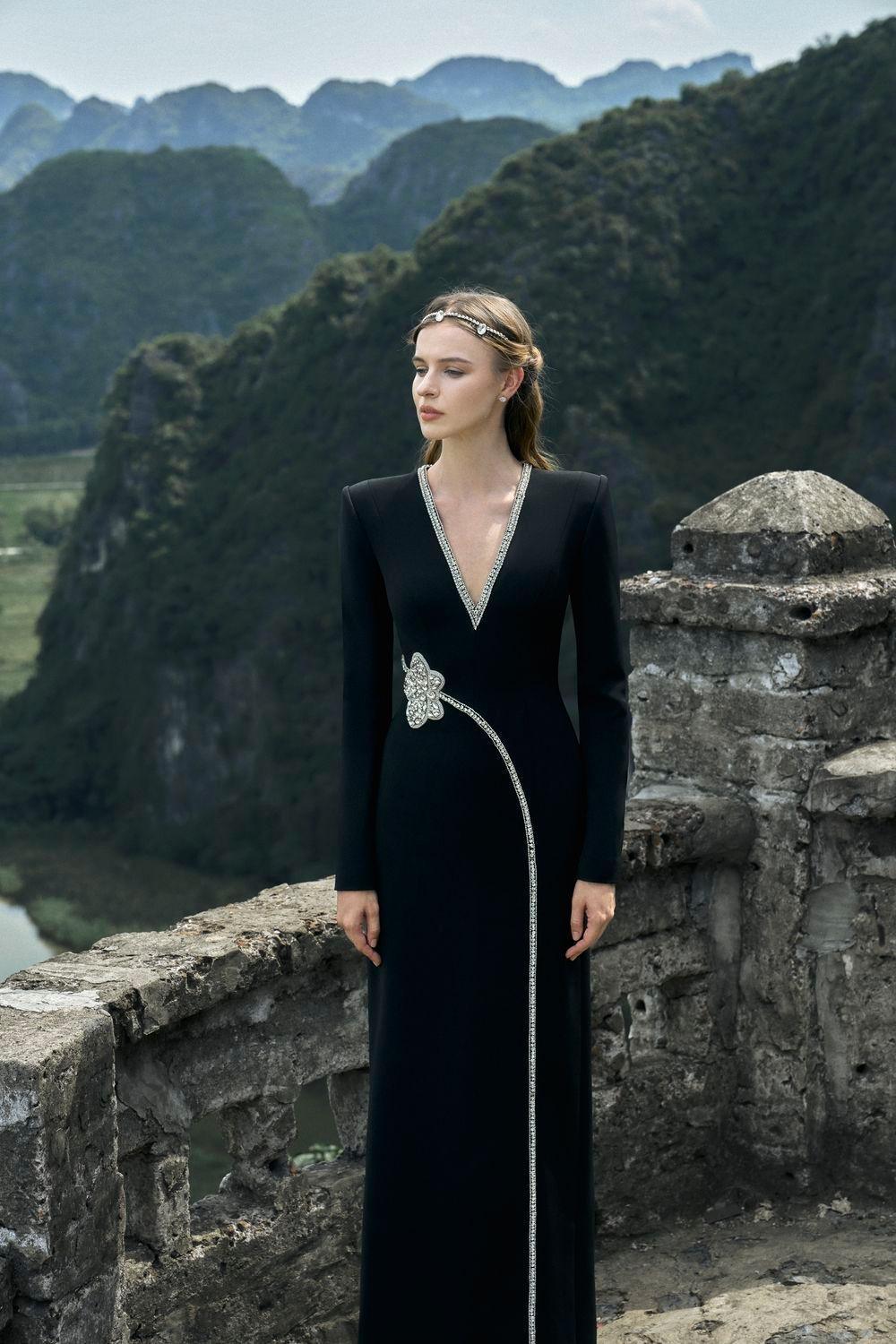 Presley A-line V-Neck Velvet Floor Length Dress - MEAN BLVD