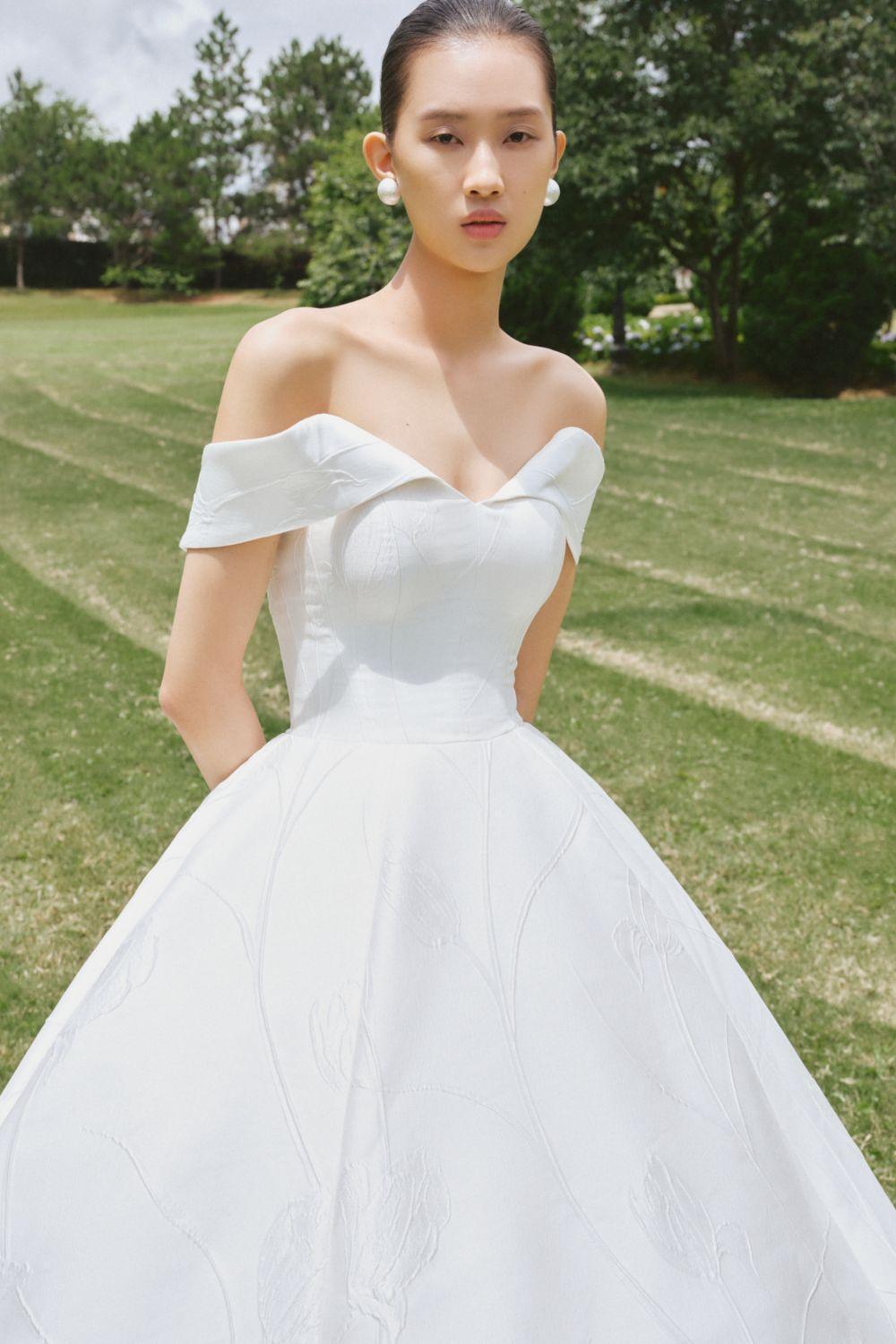 Women's Priscilla Ball Gown Off-Shoulder Brocade Floor Length Dress S/M/L Off White MEAN BLVD Off White / S Women's Priscilla Ball Gown Off-Shoulder Brocade Floor Length Dress S/M/L Off White MEAN BLVD Off White / S