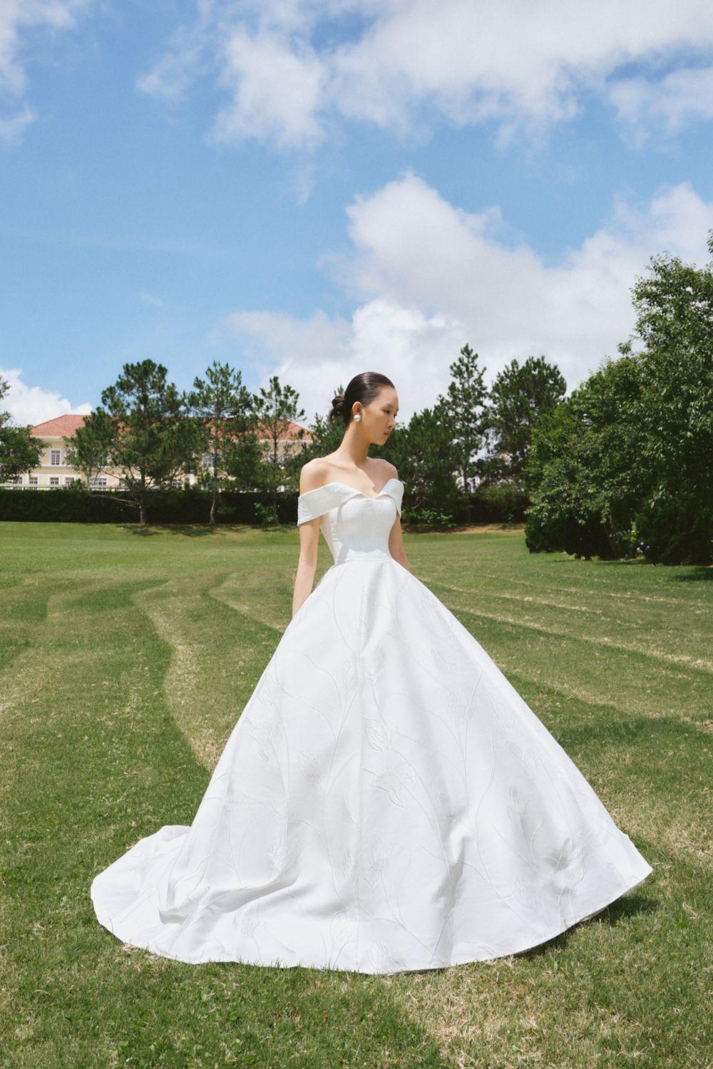 Women's Priscilla Ball Gown Off-Shoulder Brocade Floor Length Dress S/M/L Off White MEAN BLVD Off White / S Women's Priscilla Ball Gown Off-Shoulder Brocade Floor Length Dress S/M/L Off White MEAN BLVD Off White / S