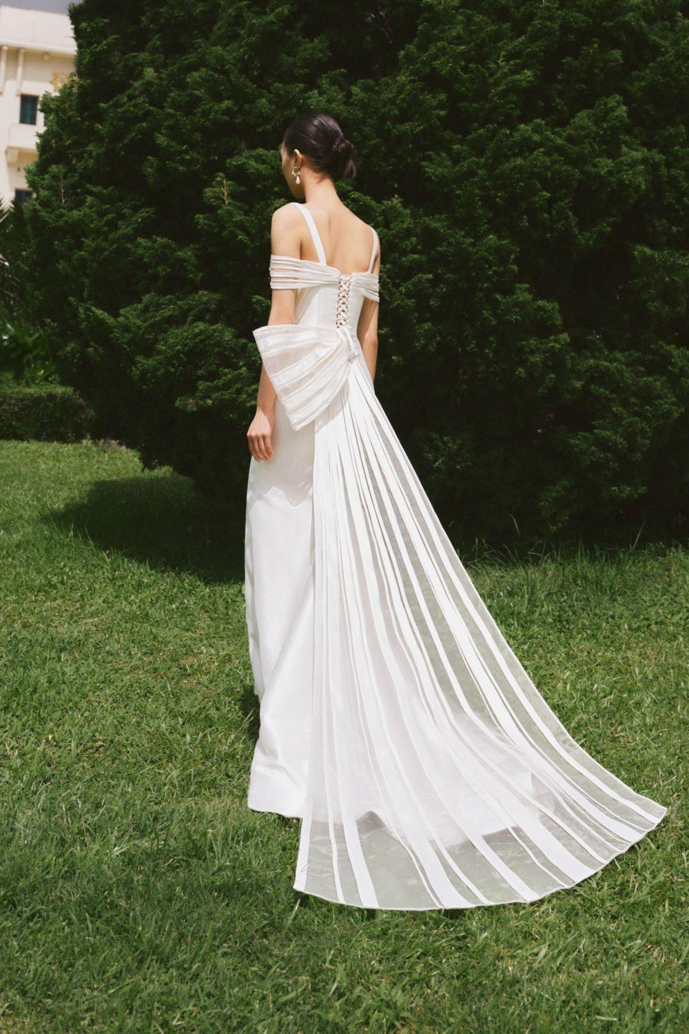 Rattan Trumpet Cold Shoulder Sleeved Silk Floor Length Dress - MEAN BLVD