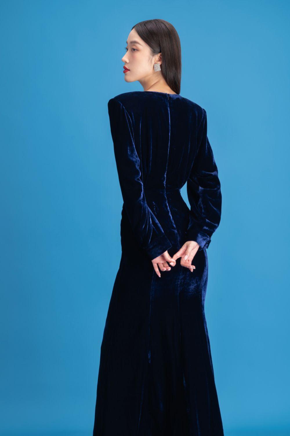 Renata Sheath Long Sleeved Velvet Maxi Dress - MEAN BLVD