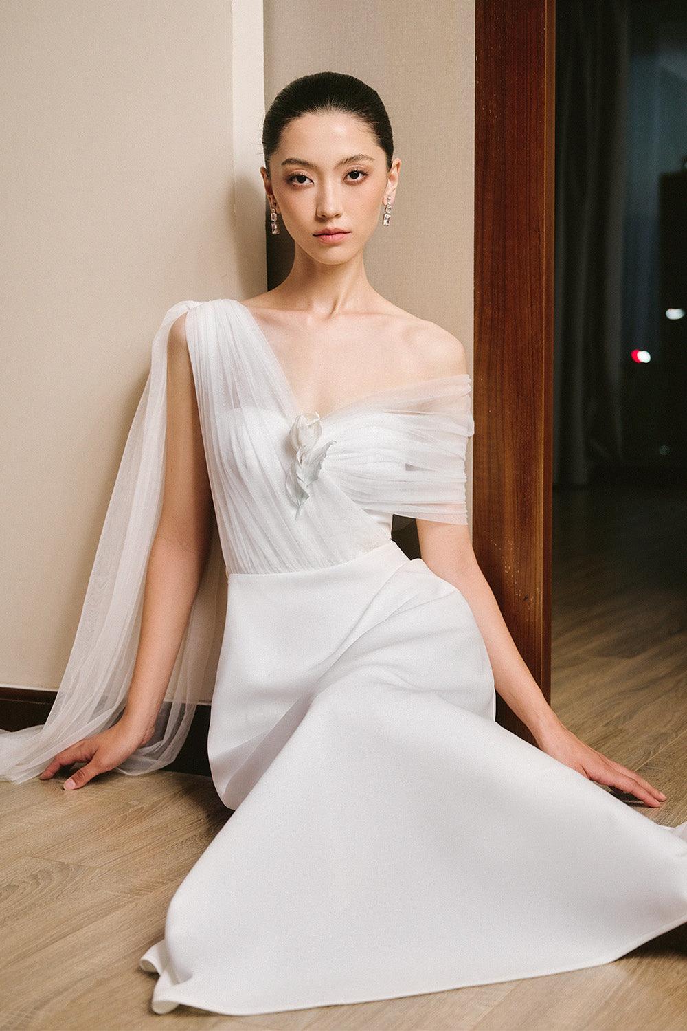 Robe A-line Asymmetric Sleeved Scuba Crepe Midi Dress White / Customize