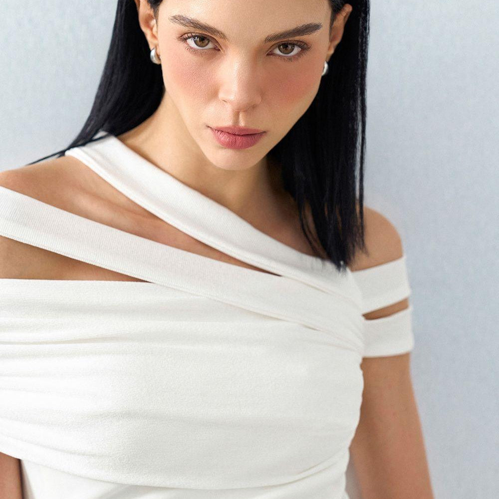 Saffira Hourglass Off-Shoulder Spandex Shirt - MEAN BLVD