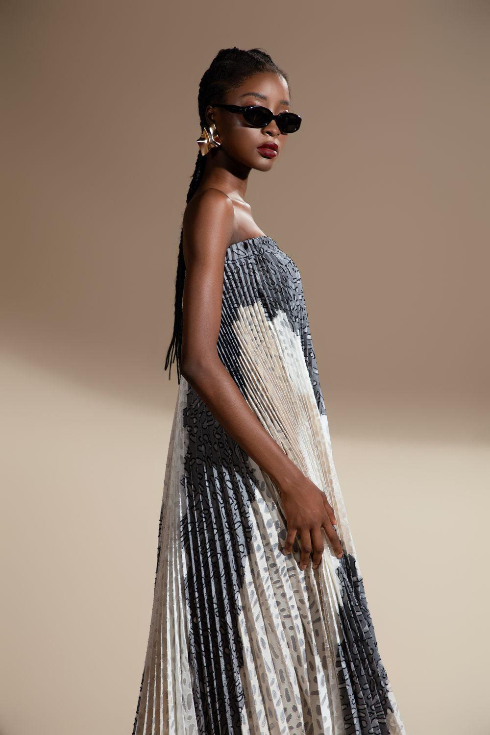 Women's Serena Trapezoid Pleated Brocade Midi Dress S/M/L