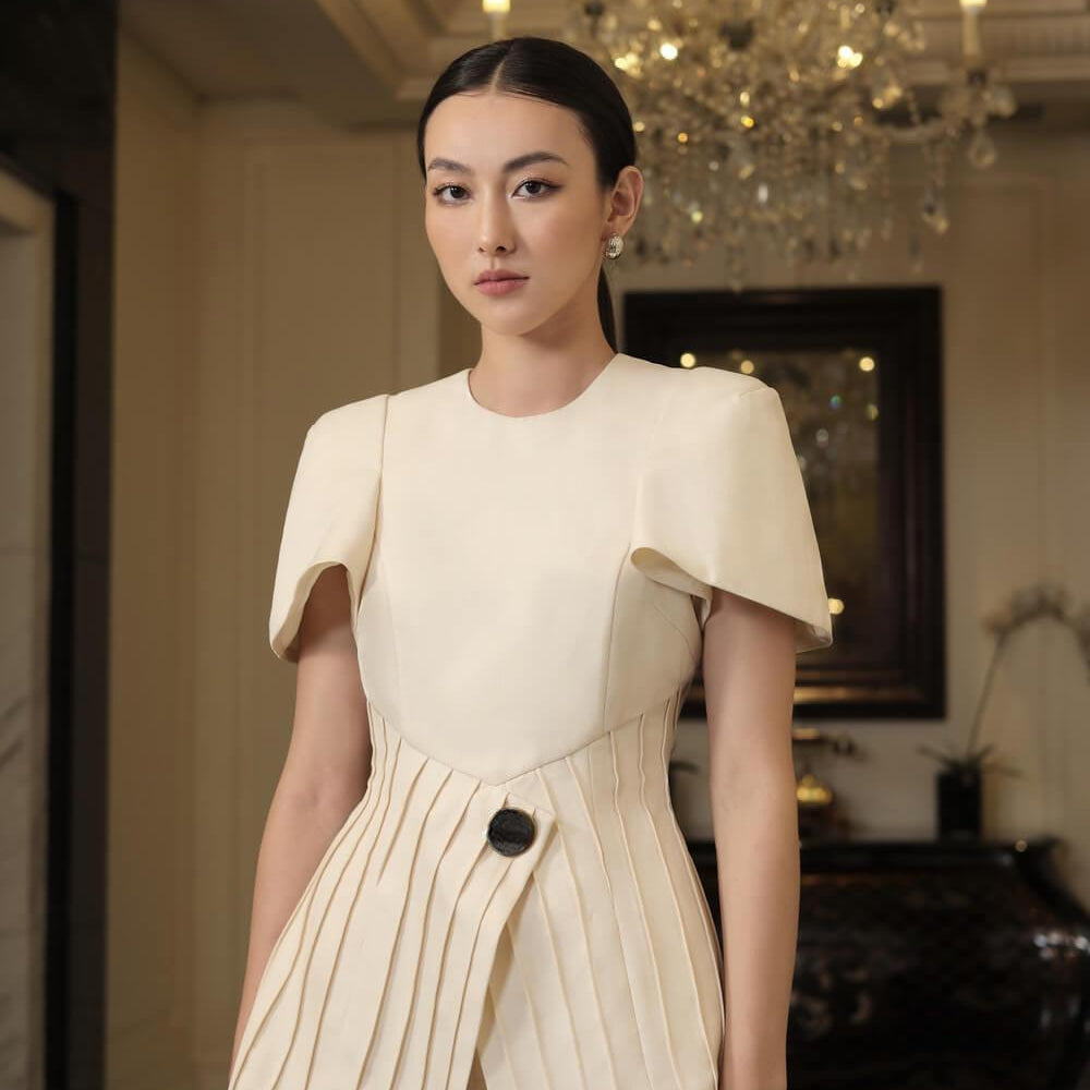 Shay Slit	Puffy Sleeved Surah Silk Top