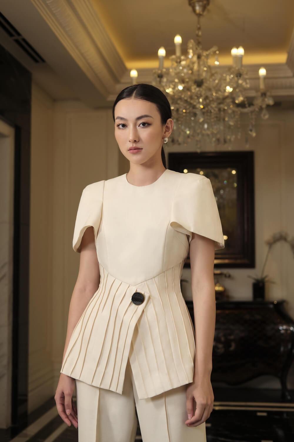 Shay Slit	Puffy Sleeved Surah Silk Top