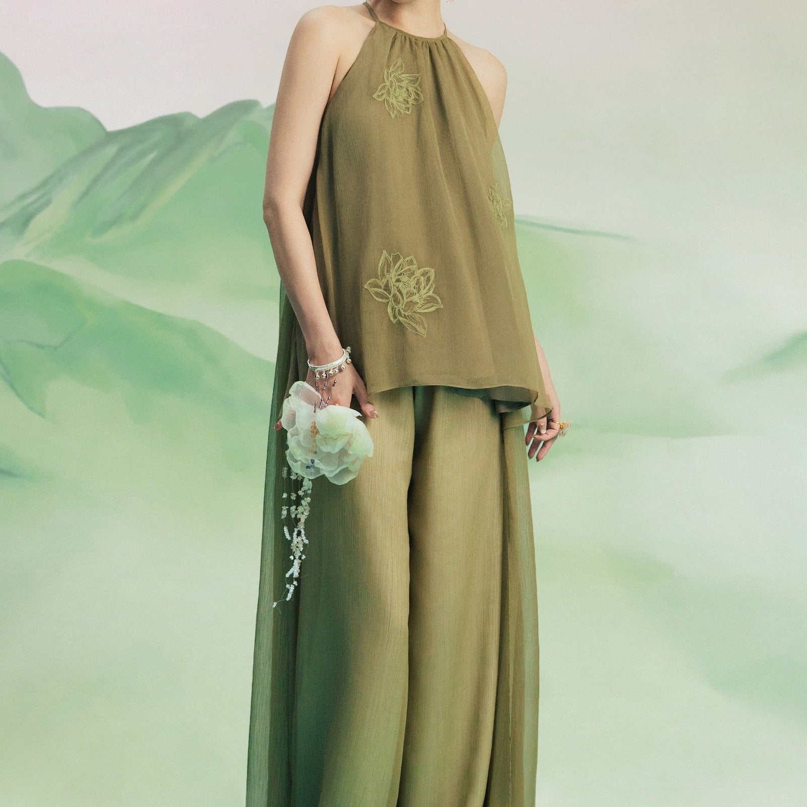 Lien Uyen Halter Set