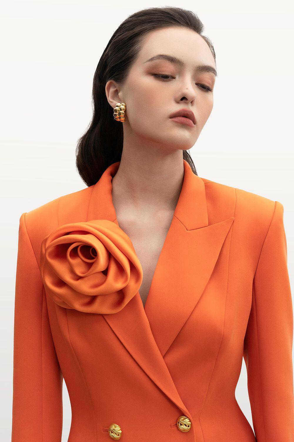 Suzanne Structured Long Sleeved Velvet Blazer - MEAN BLVD
