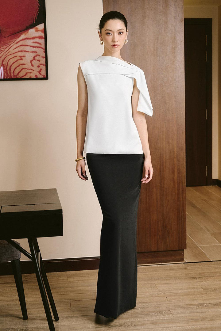 Valencia Straight Asymmetric Neck Twill Top - MEAN BLVD