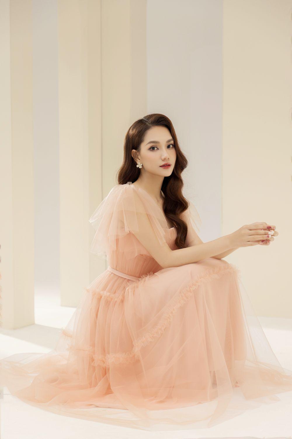 Viana Gathered Square Neck Tulle Midi Dress - MEAN BLVD