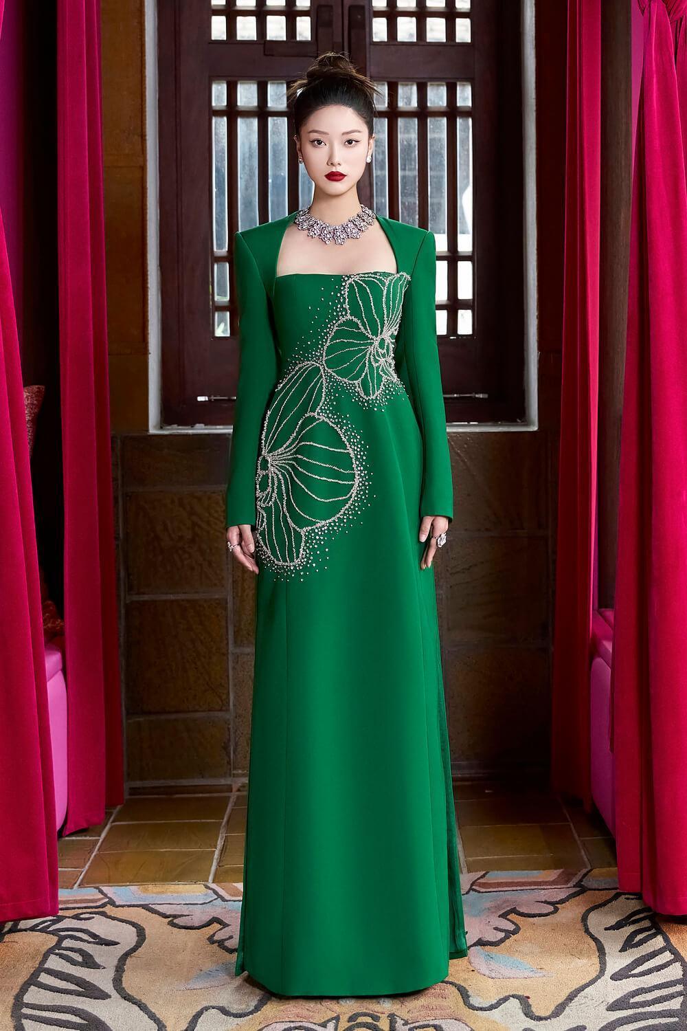 Vivacy Sheath Queen Anne Neck Velvet Satin Floor Length Ao Dai - MEAN BLVD