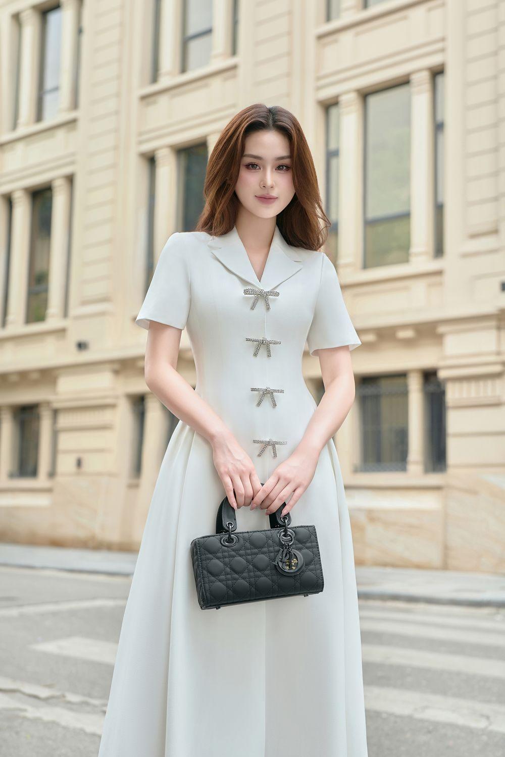 a line linen midi dress The Linen Short-Sleeve Scoop Midi Dress