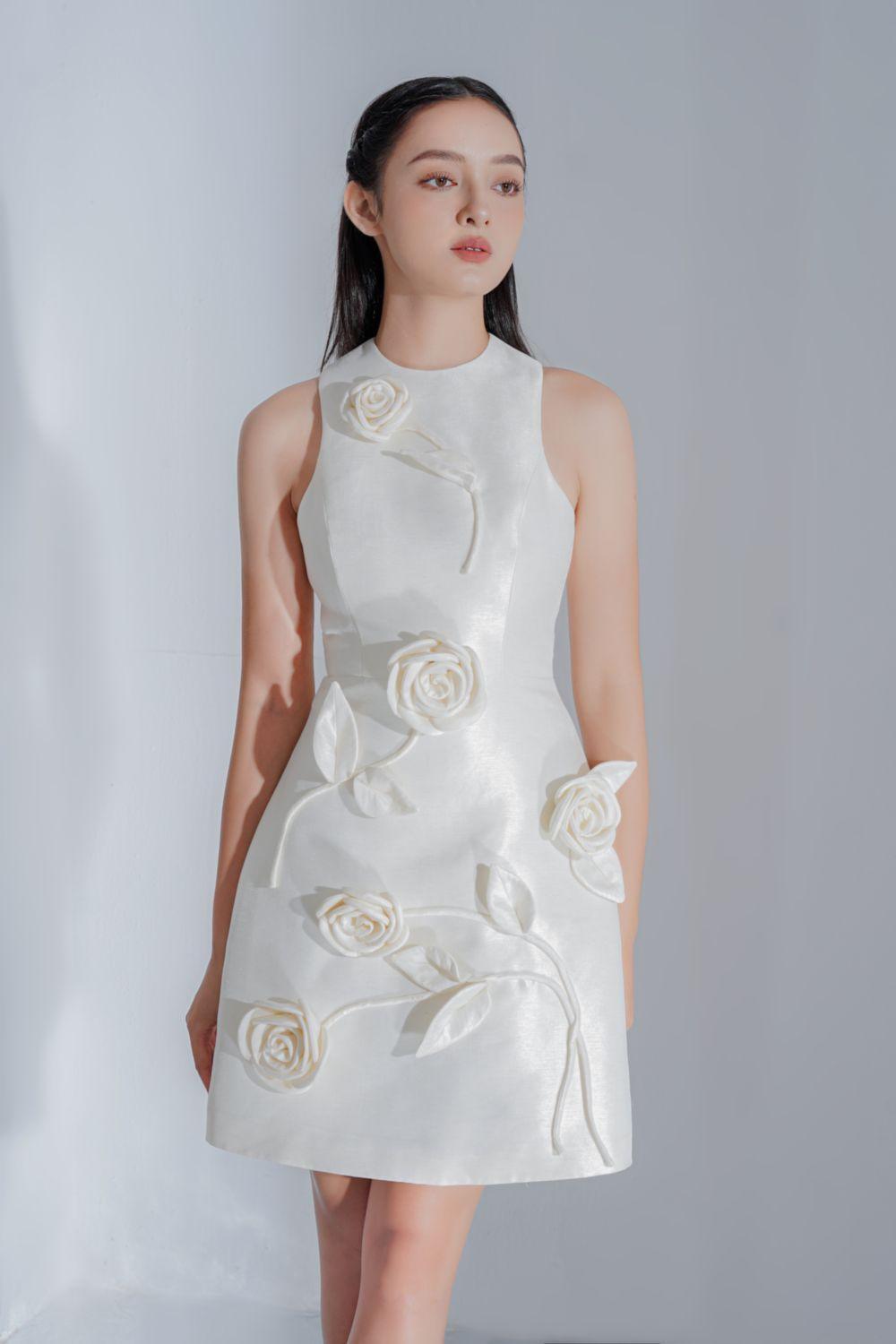 Yasmine Sheath Round Neck Taffeta Mini Dress - MEAN BLVD