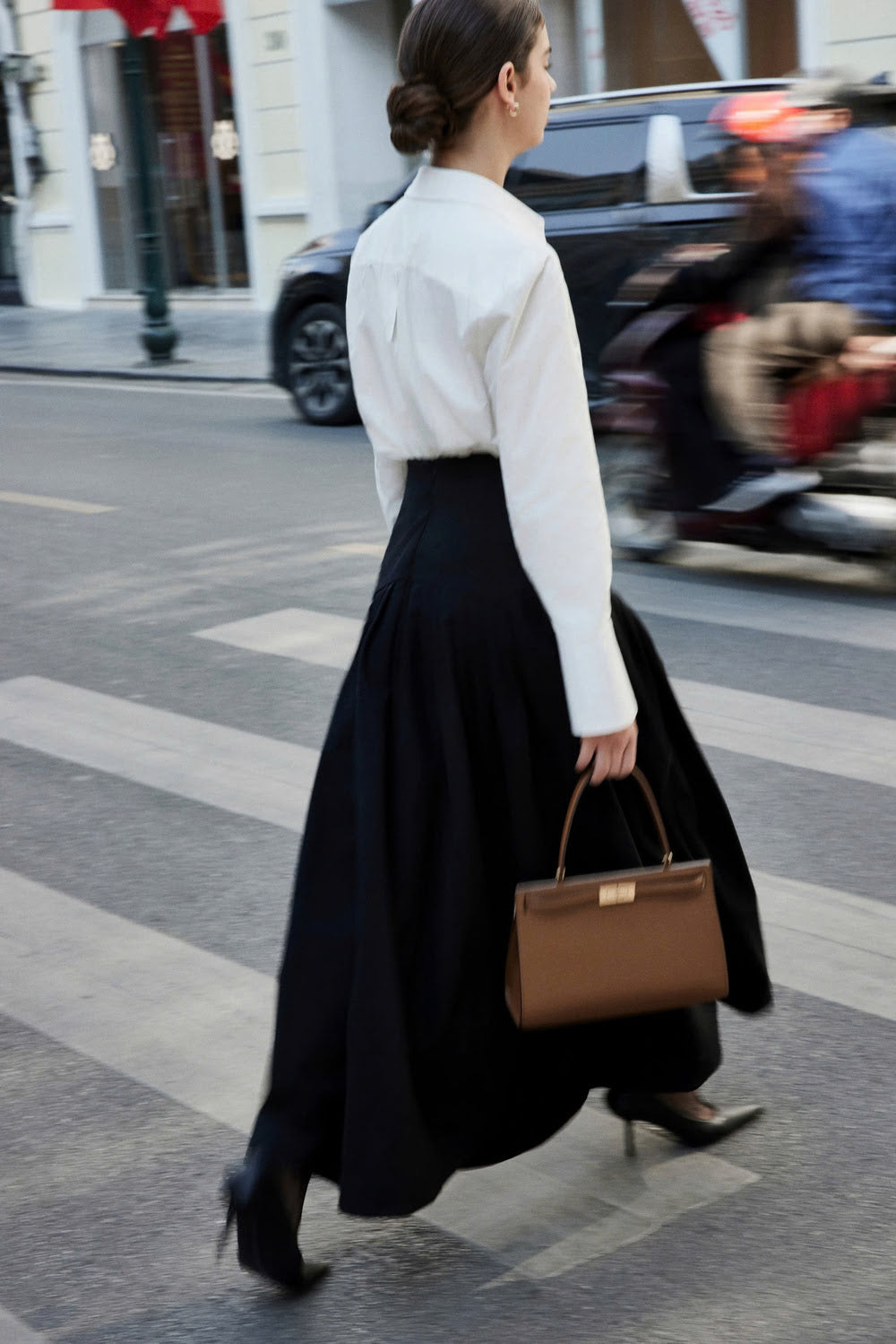 Yen Binh Straight Cuff Sleeved Cotton Shirt