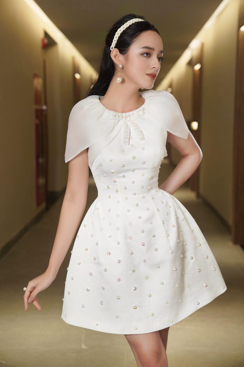 Women's Aaron Fit and Flare Cape Sleeved Silk Mini Dress XS/S/M/L/XL White MEAN BLVD M / White Women's Aaron Fit and Flare Cape Sleeved Silk Mini Dress XS/S/M/L/XL White MEAN BLVD M / White