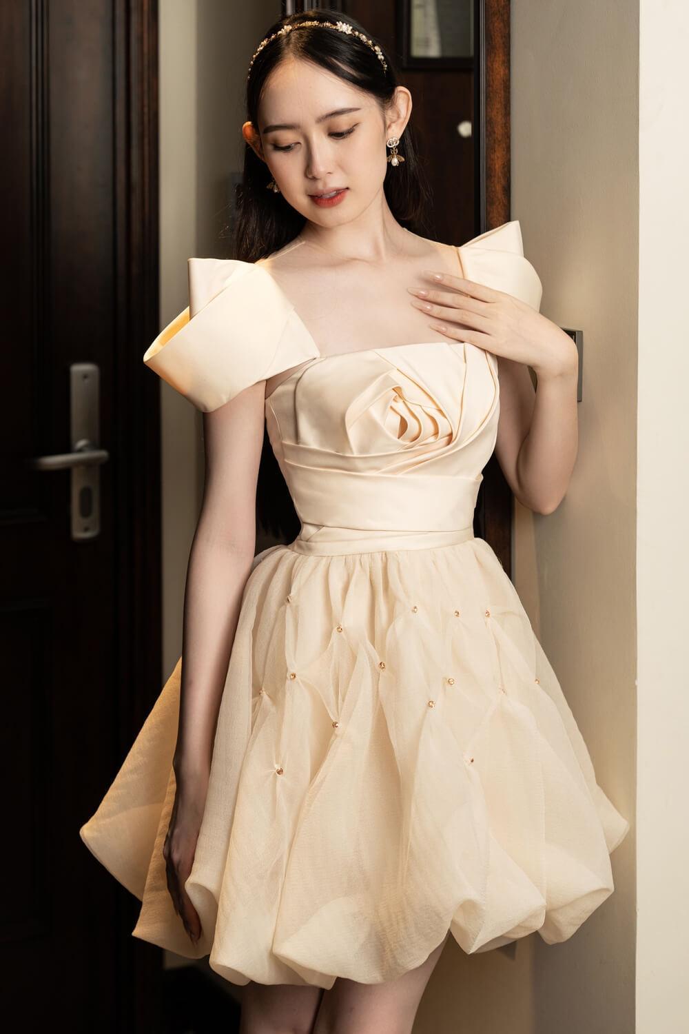 white christmas dresses Women's Off White Solid Square Neck Raglan Sleeves Side Pocketed Polyester  Fit and Flare Knee-Length Dress main image 1