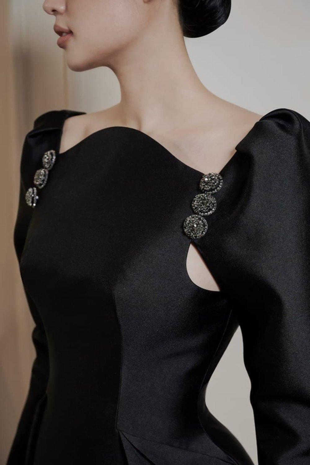 Women's Cleopatra Pegged Long Sleeved Taffeta Midi Dress XS/S/M/L Cream/Black MEAN BLVD M / Black Women's Cleopatra Pegged Long Sleeved Taffeta Midi Dress XS/S/M/L Cream/Black MEAN BLVD M / Black