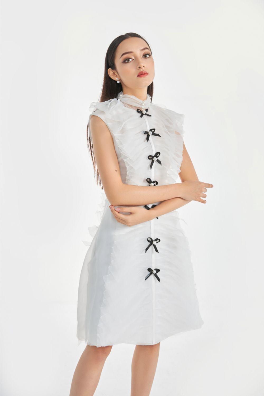 Grande Bowtie Line Dress MEAN BLVD