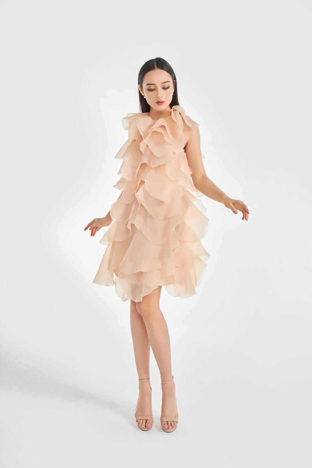 Women's Hailey Layered Sleeveless Organza Knee-length Dress XS/S/M/L/XL Beige MEAN BLVD S / Beige