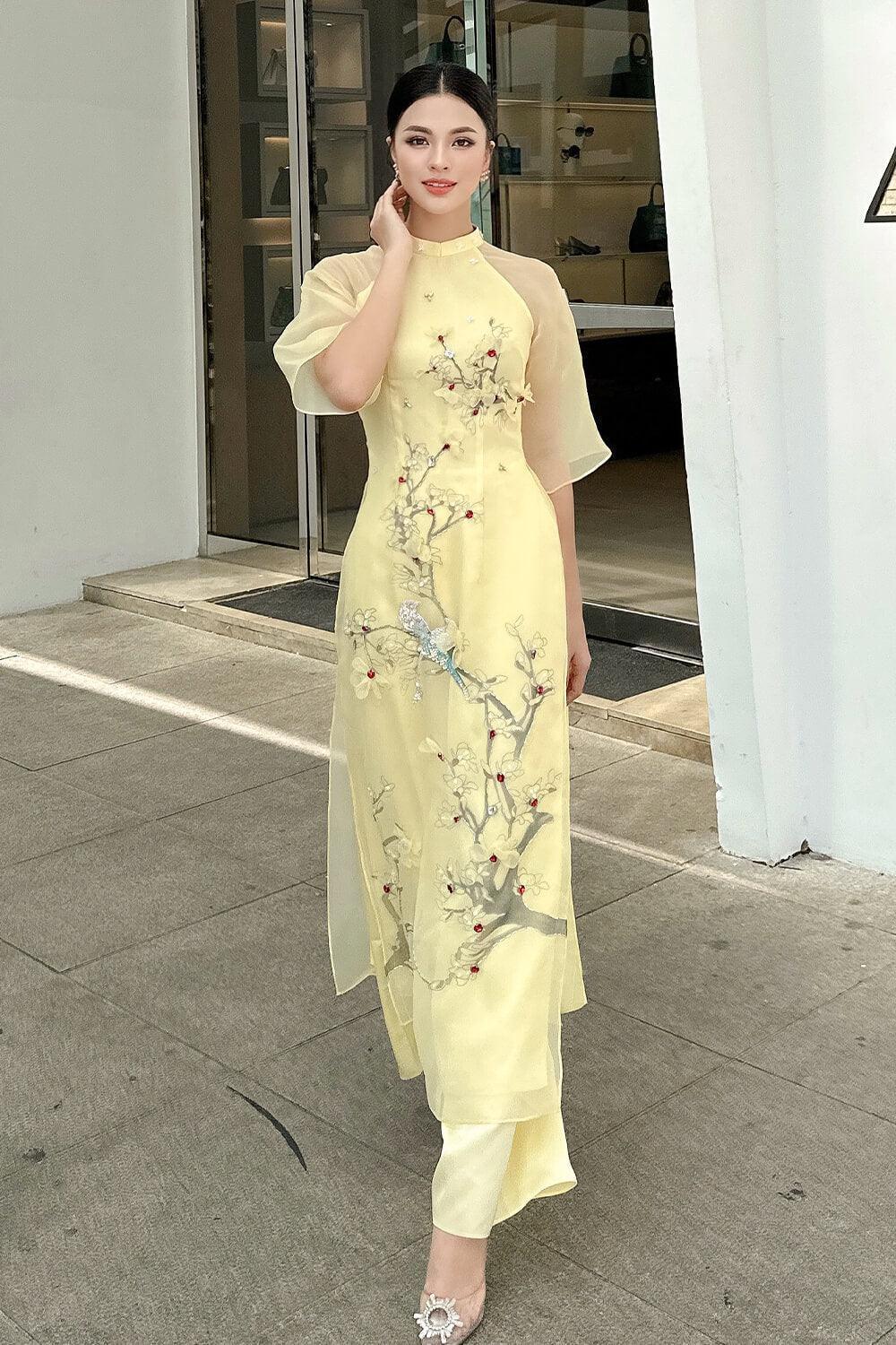 Hy Vien Middle Sleeves Ao Dai MEAN BLVD