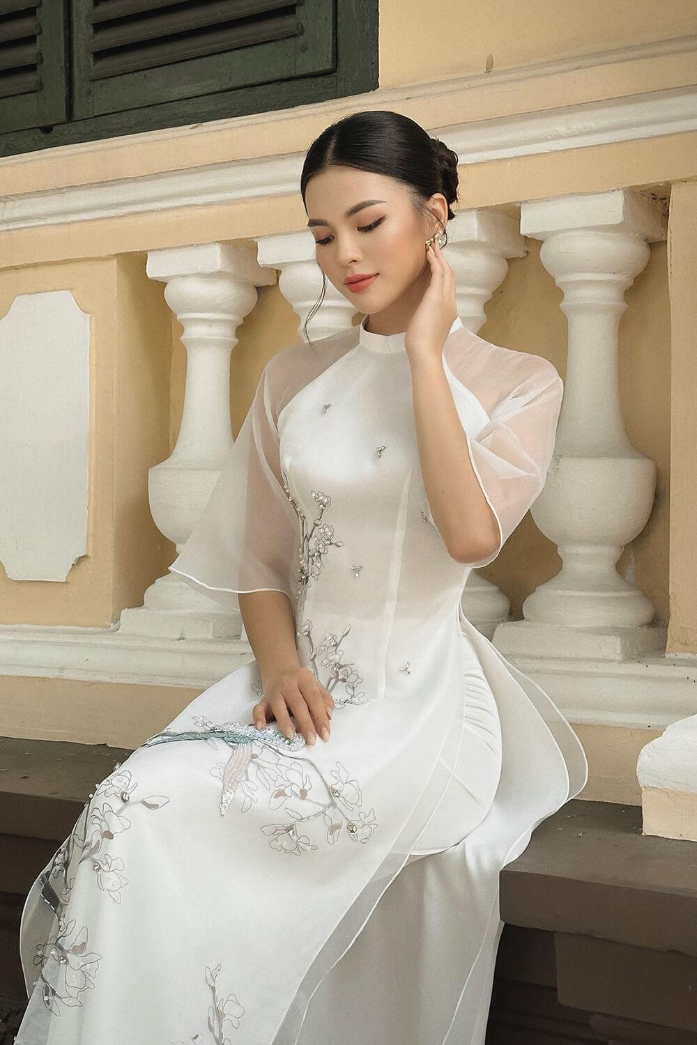 Hy Vien Middle Sleeves Ao Dai MEAN BLVD