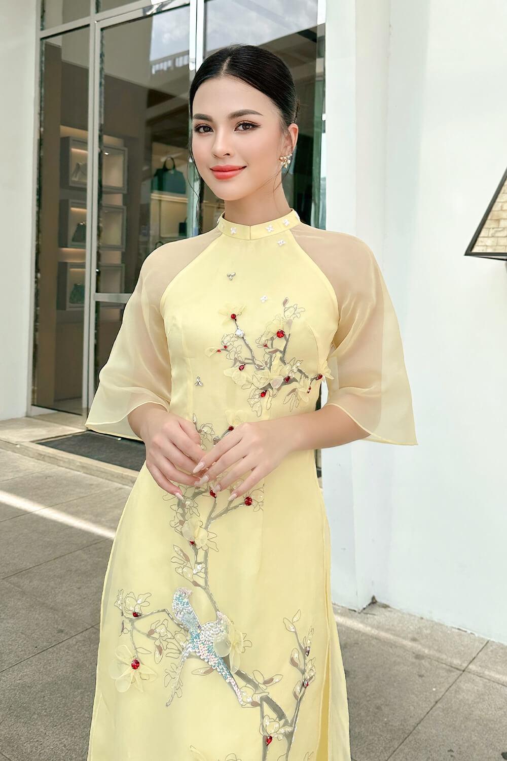 Hy Vien Middle Sleeves Ao Dai MEAN BLVD
