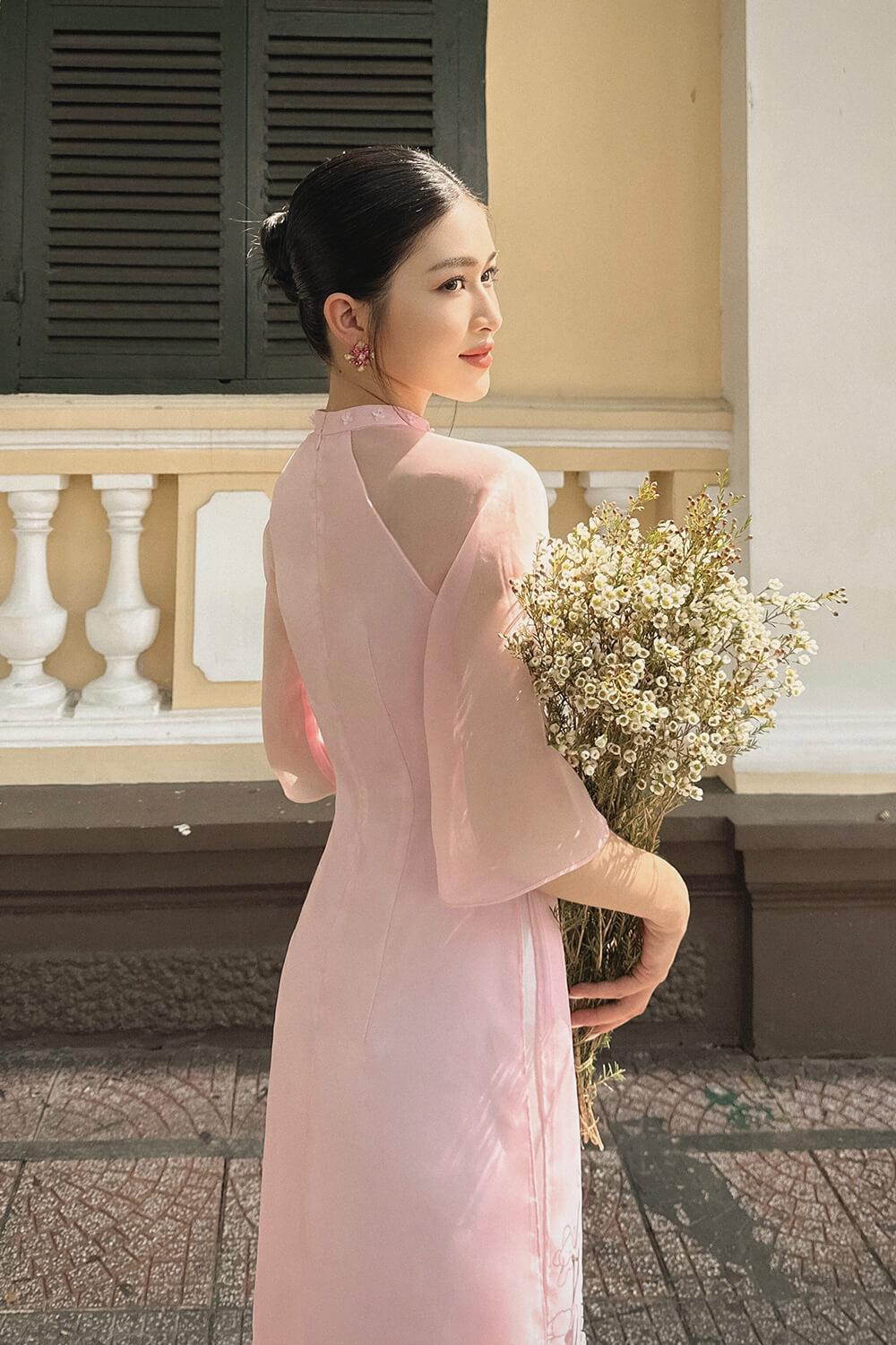 Hy Vien Middle Sleeves Ao Dai MEAN BLVD