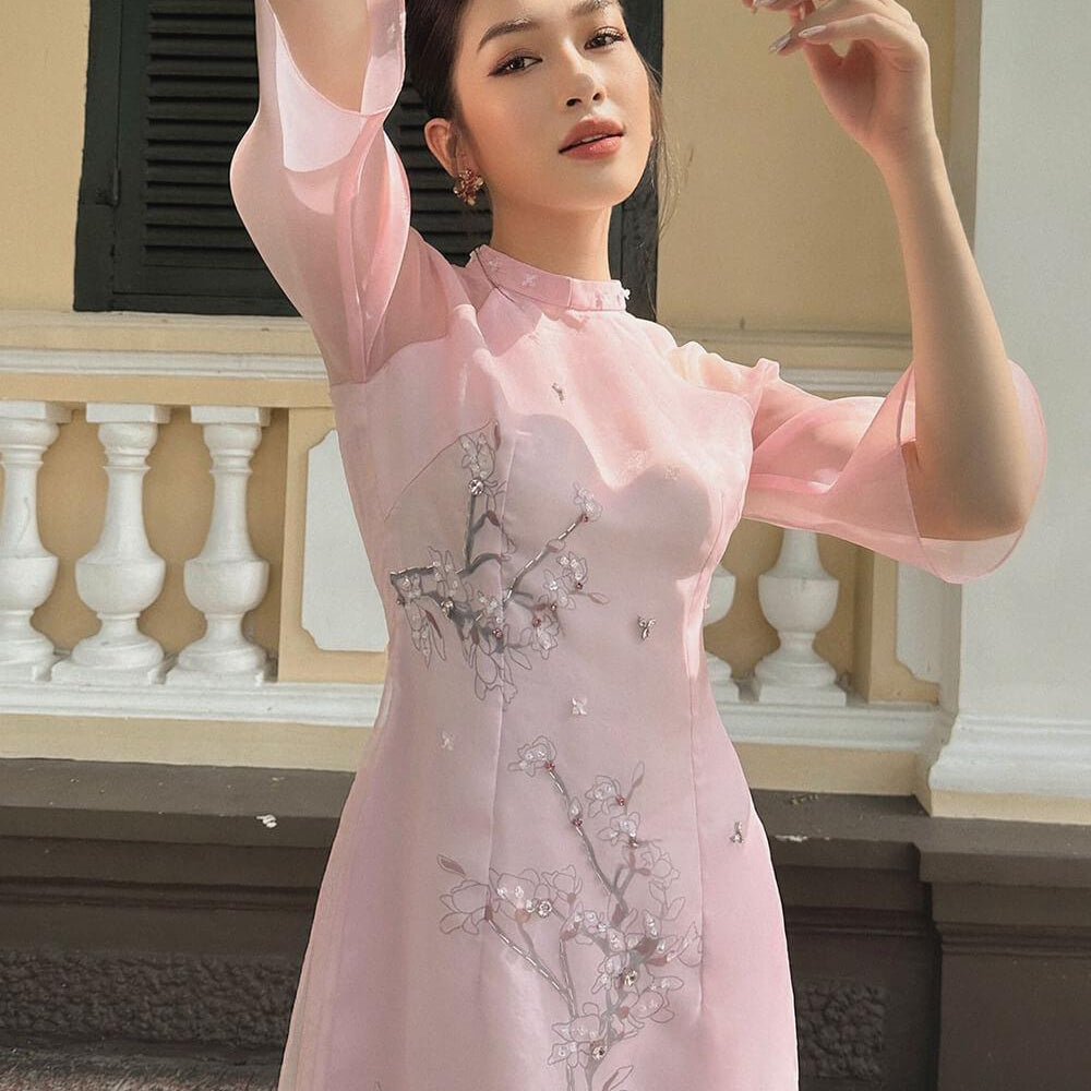 Hy Vien Middle Sleeves Ao Dai MEAN BLVD